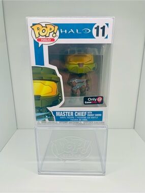 Funko Pop! Halo Master Chief Vinyl Figure (#11) - GameStop EXCLUSIVE